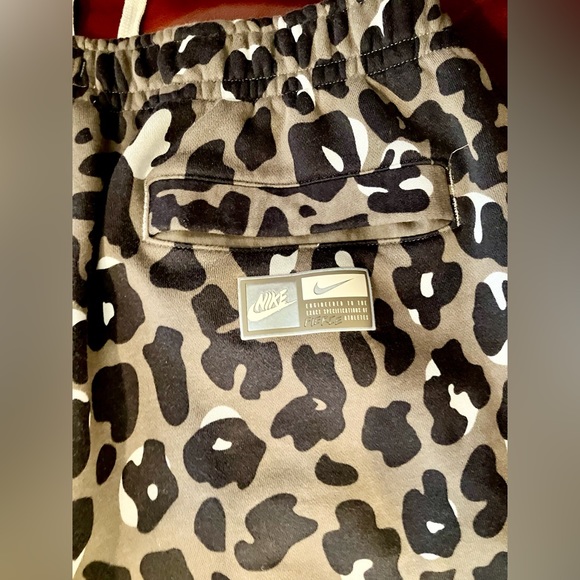 Nike Sportswear Club Fleece Joggers - leopard - tapered - Pre- Owned- Ultra Rare - Picture 3 of 7